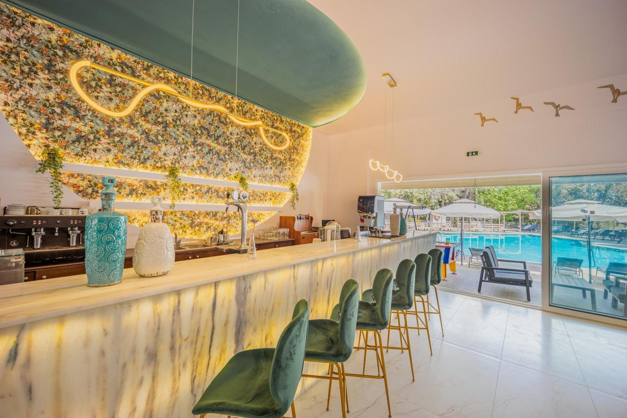 Zoe Hotel, Trypiti Beach Resort & Hive Water Park Limenaria  Bagian luar foto